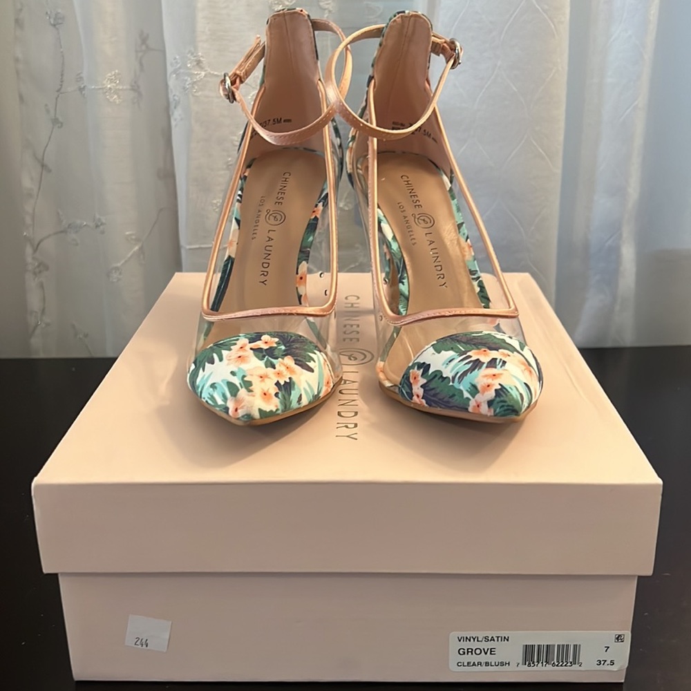 Chinese Laundry Womens Grove Ankle-Strap Pumps, HONEY, Size 7
